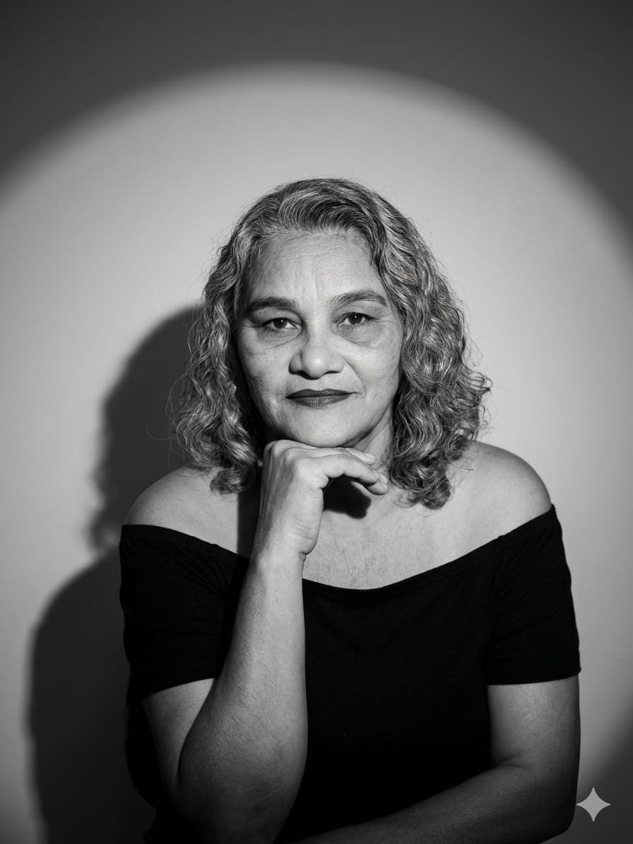 Homenagem — comunitária, analítica, precursora